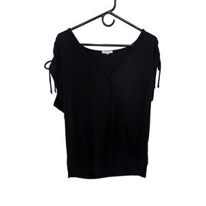 Maurices cross front, tie sleeve, cute shirt 
Size: XL
Z28